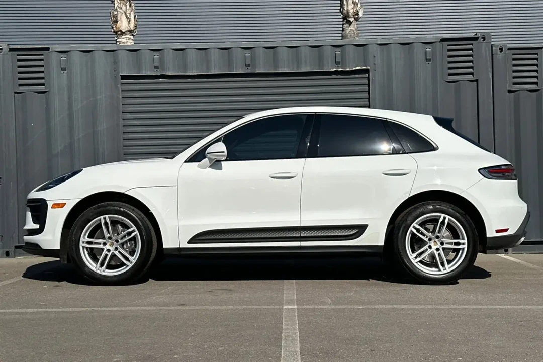 2022 Porsche Macan - Image 3 of 8