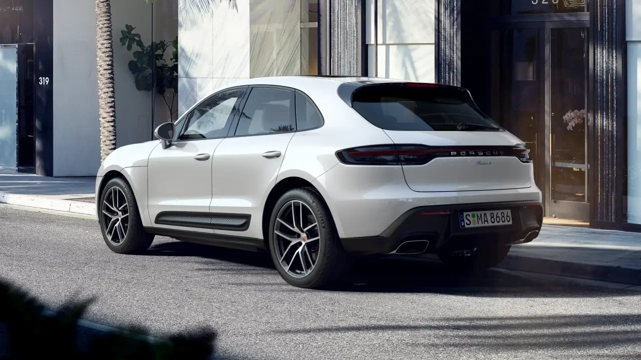 2022 Porsche Macan - Image 3 of 6