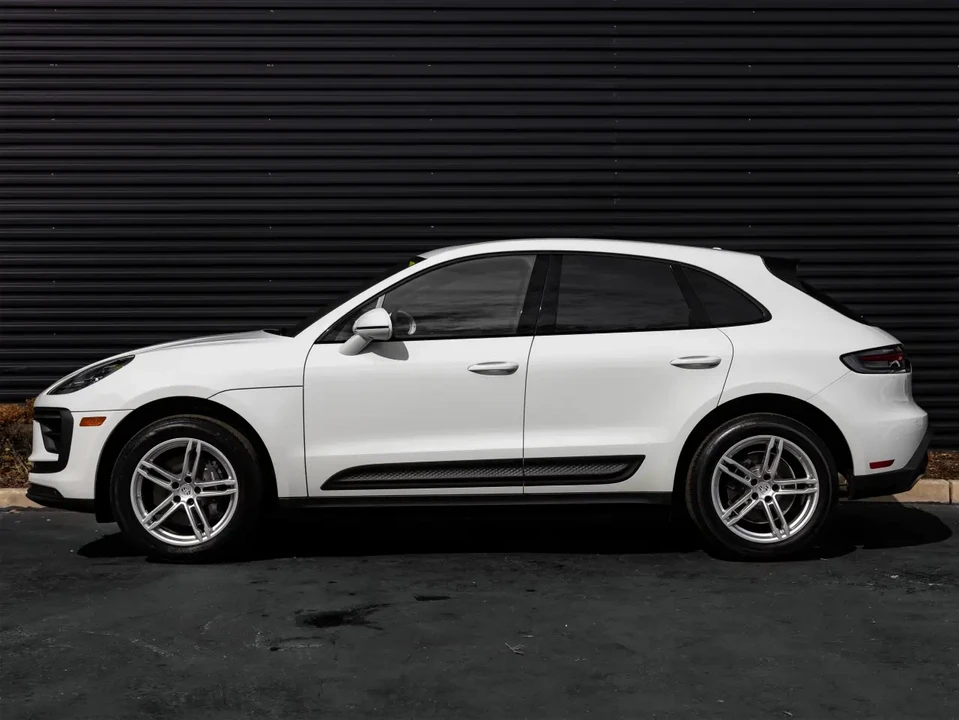 2022 Porsche Macan - Image 2 of 6