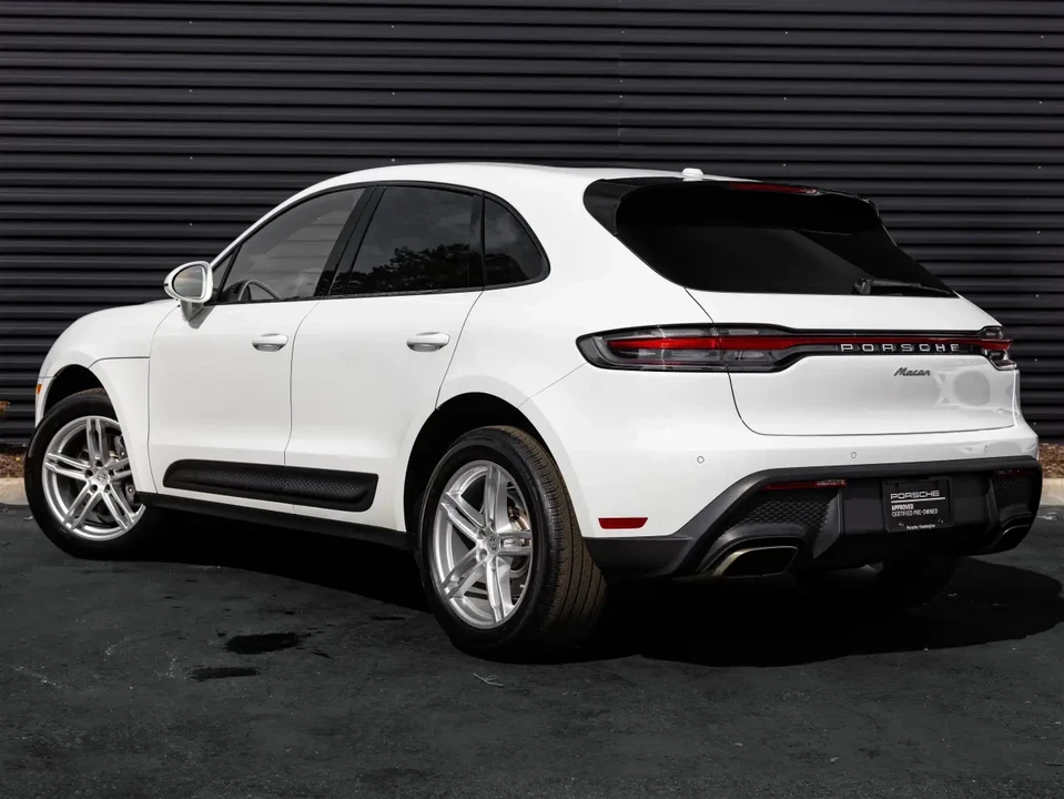 2022 Porsche Macan - Image 3 of 6