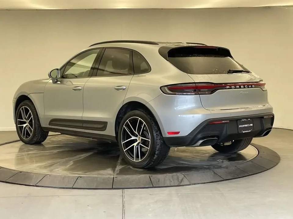 2022 Porsche Macan - Image 4 of 8