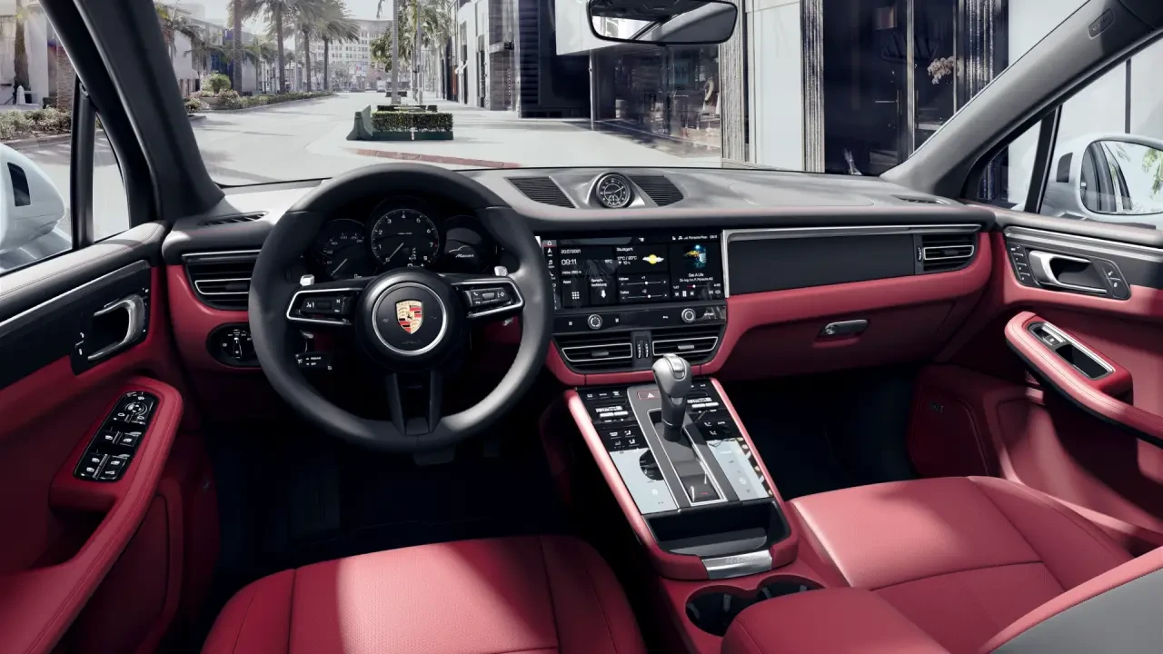 2022 Porsche Macan - Image 4 of 8