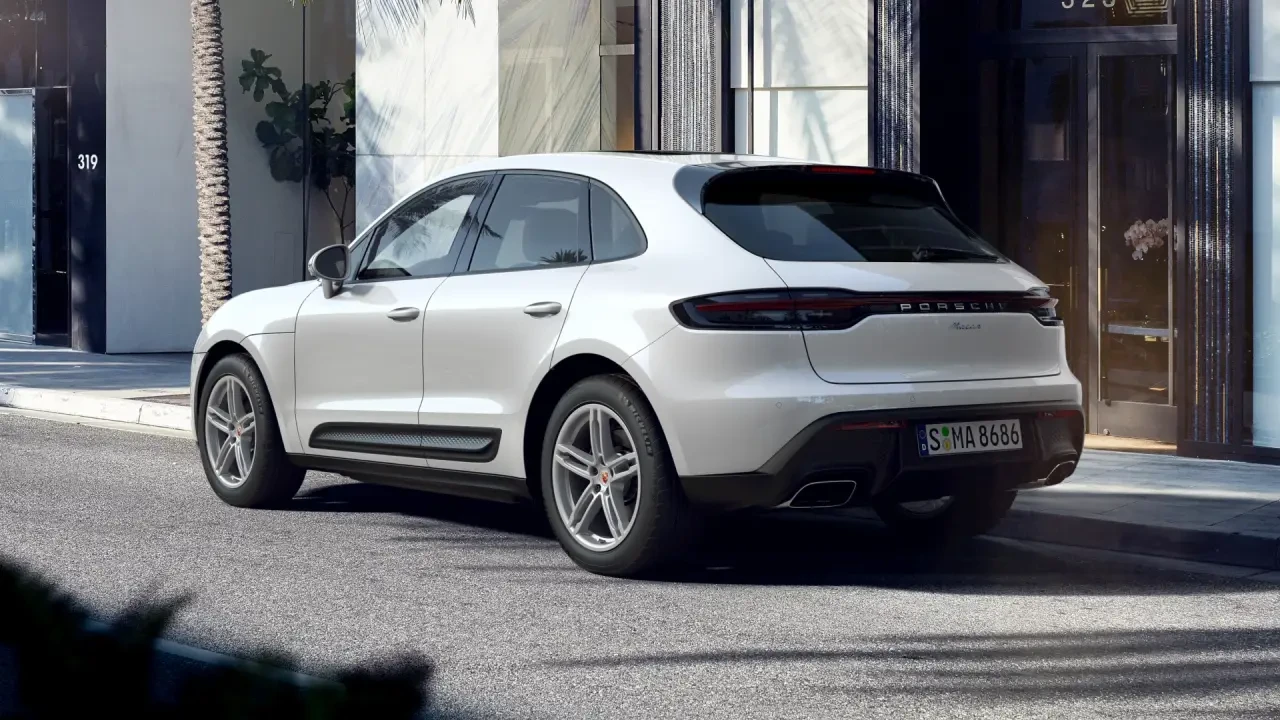 2022 Porsche Macan - Image 3 of 8