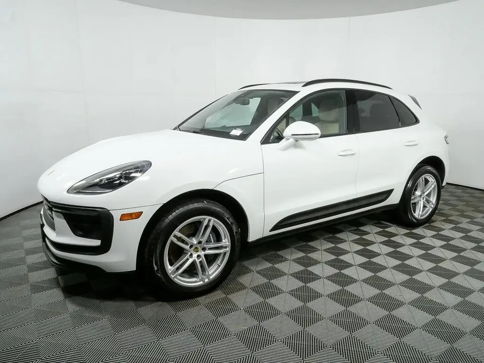 2022 Porsche Macan - Image 3 of 8
