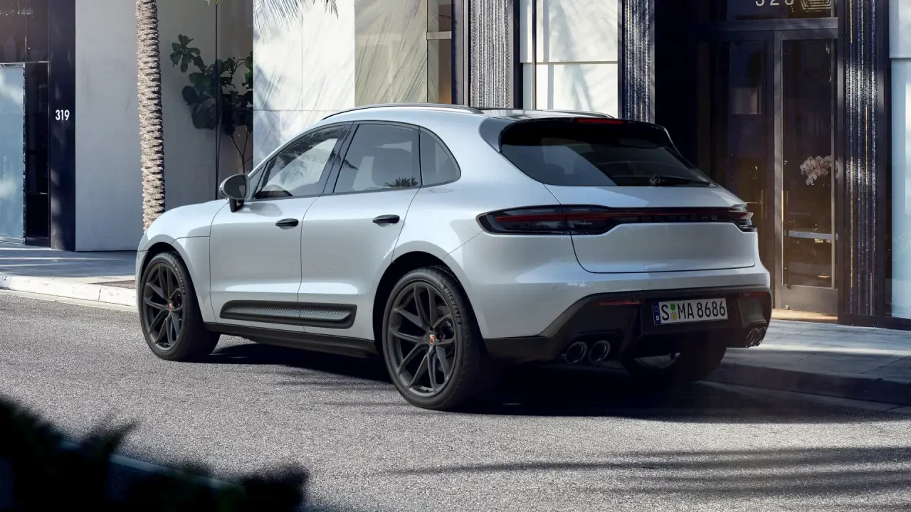 2022 Porsche Macan - Image 3 of 6