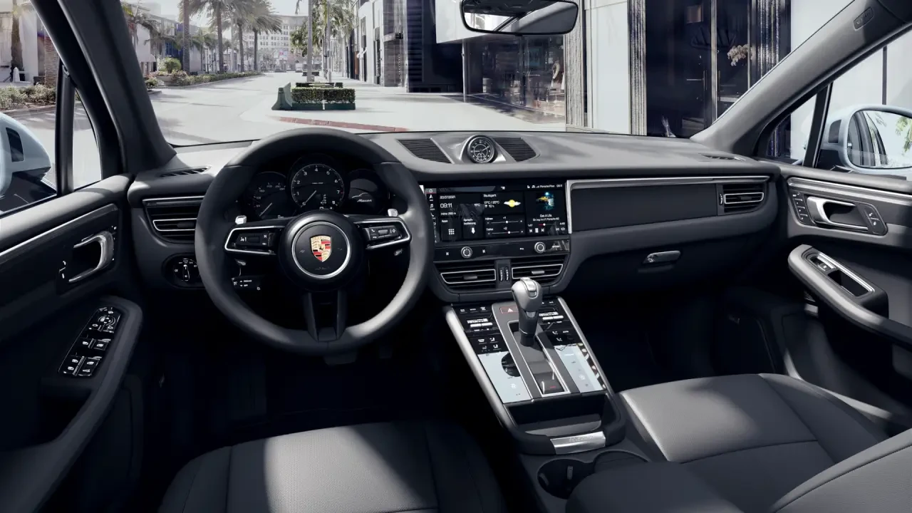 2022 Porsche Macan - Image 4 of 6