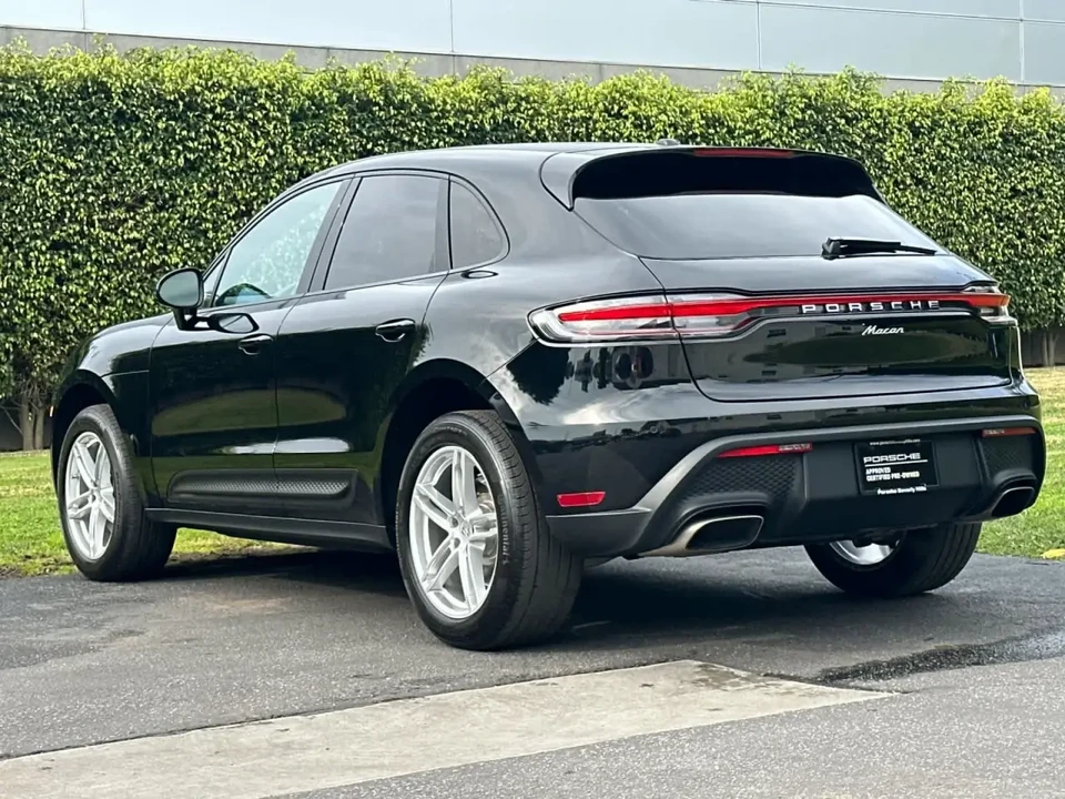 2022 Porsche Macan - Image 3 of 6