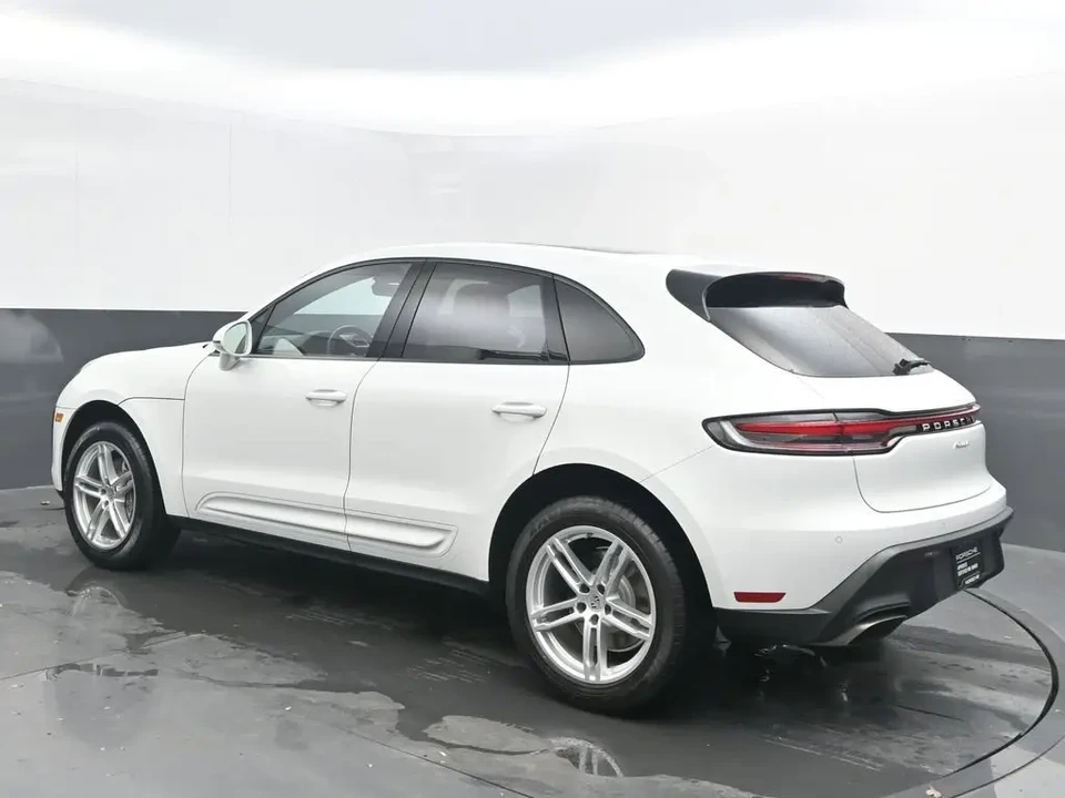 2022 Porsche Macan - Image 3 of 7