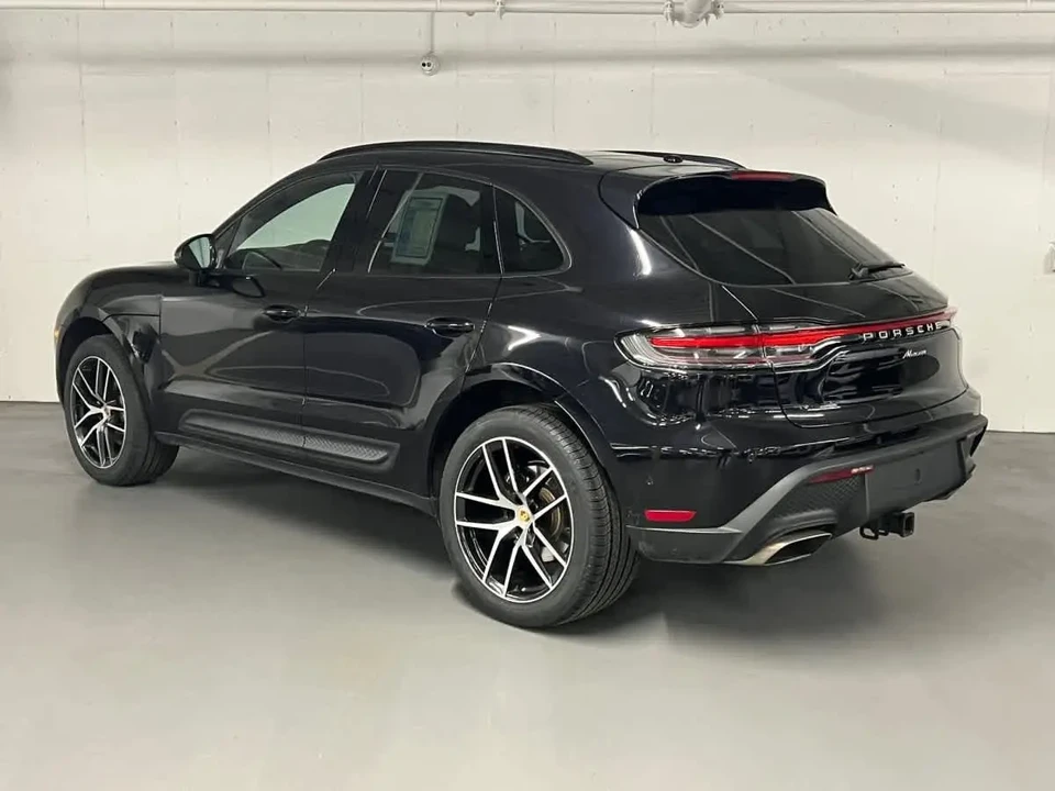 2022 Porsche Macan - Image 3 of 10