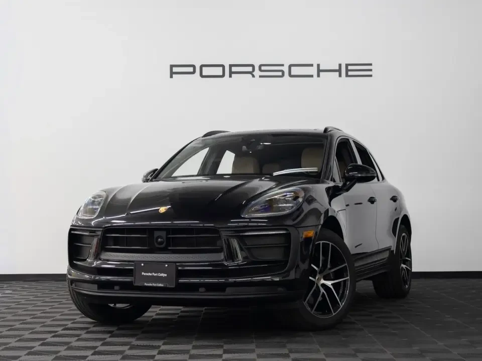 2022 Porsche Macan - Image 9 of 10