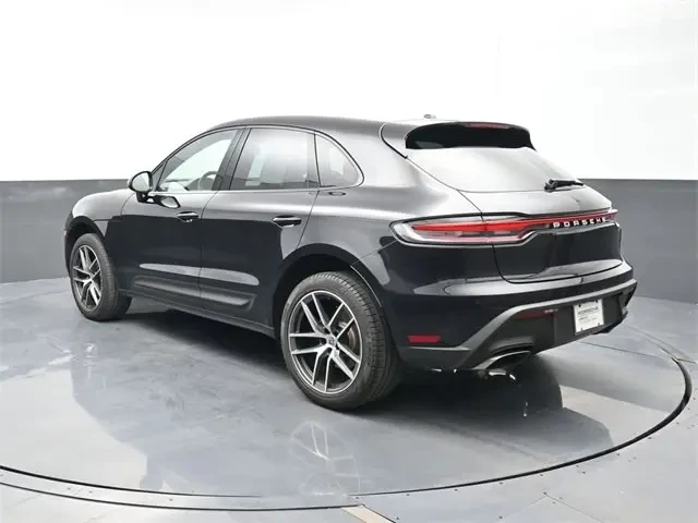 2022 Porsche Macan - Image 3 of 6