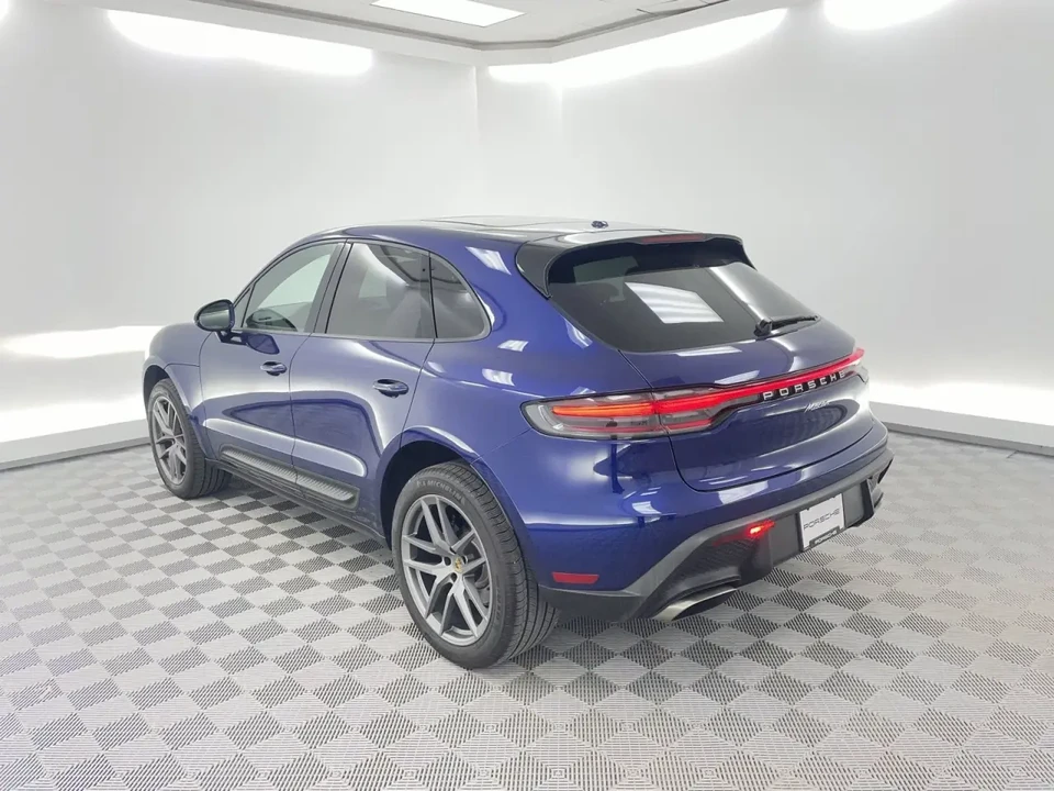 2022 Porsche Macan - Image 3 of 6