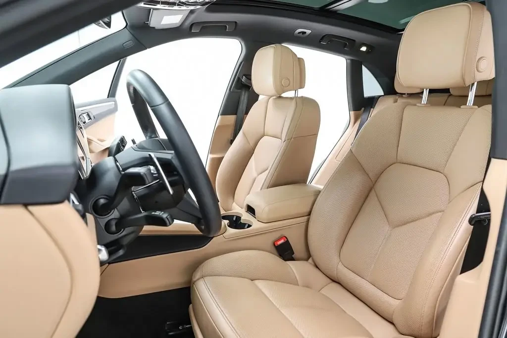 2022 Porsche Macan - Image 5 of 11