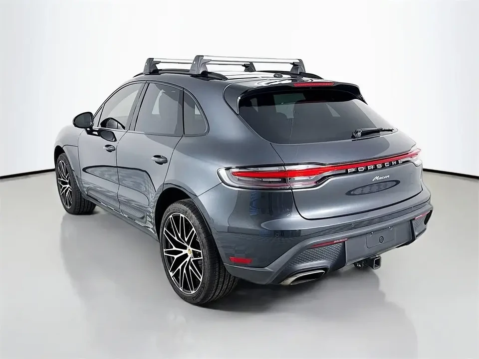 2022 Porsche Macan - Image 3 of 8
