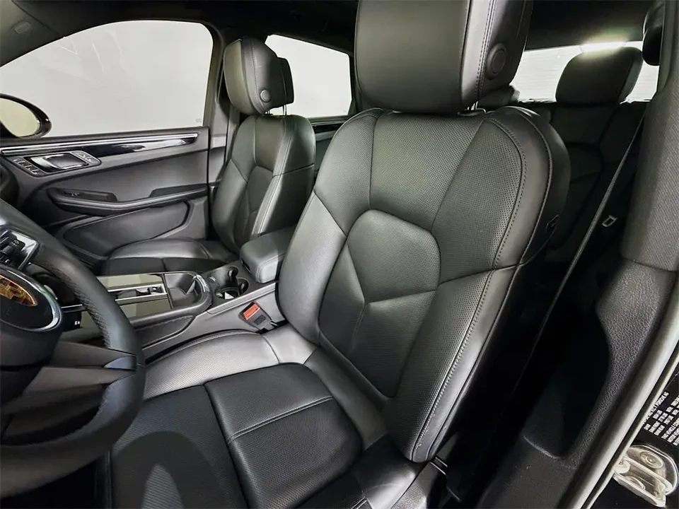 2022 Porsche Macan - Image 5 of 8