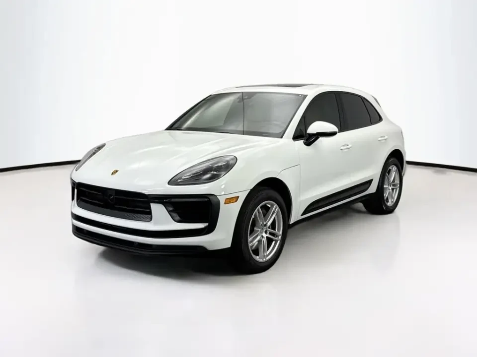 2022 Porsche Macan - Image 9 of 11