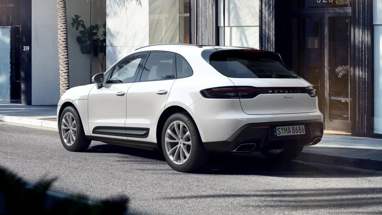 2022 Porsche Macan - Image 3 of 6