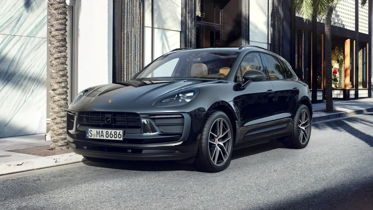 2022 Porsche Macan - Image 2 of 8
