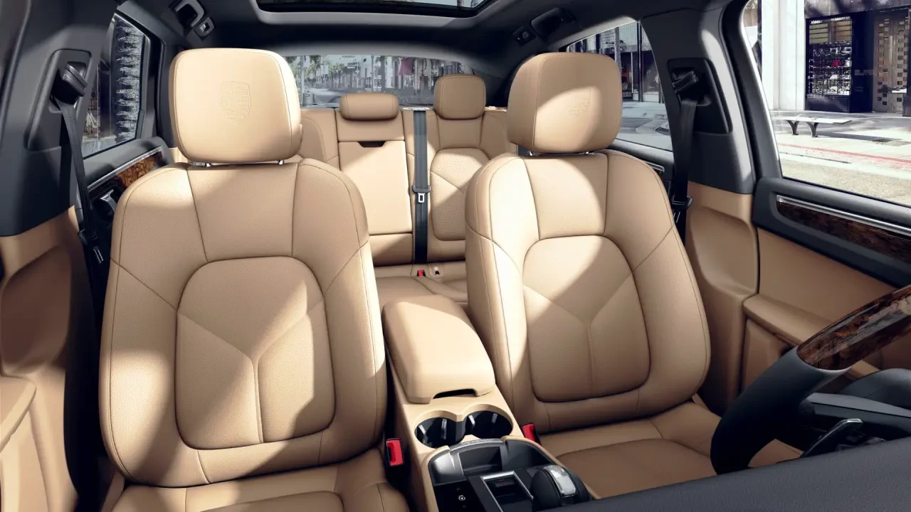 2022 Porsche Macan - Image 6 of 8
