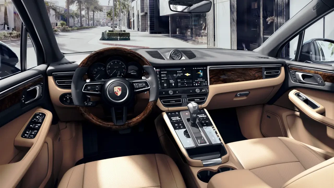 2022 Porsche Macan - Image 5 of 8