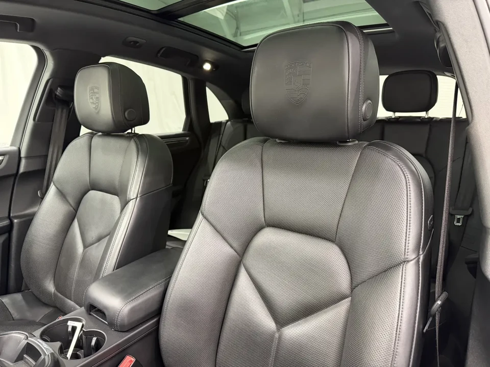 2022 Porsche Macan - Image 5 of 13