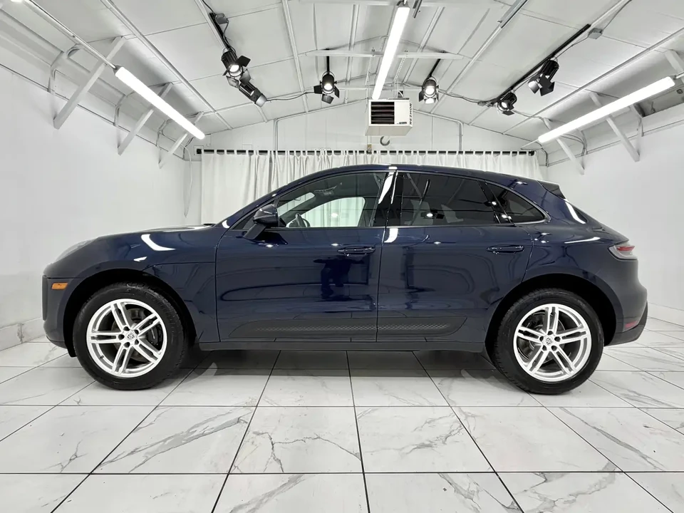 2022 Porsche Macan - Image 2 of 13
