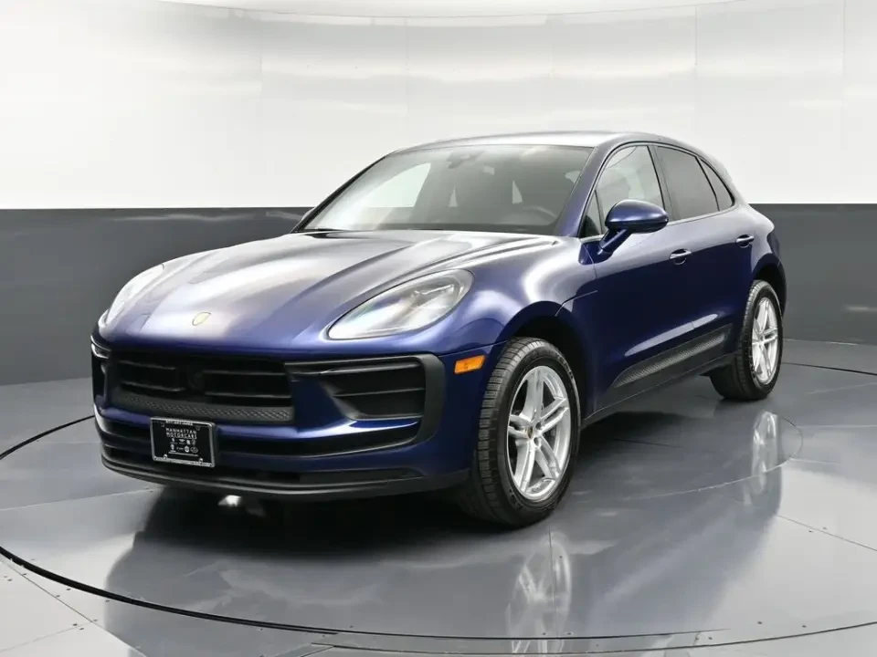 2022 Porsche Macan - Image 11 of 13