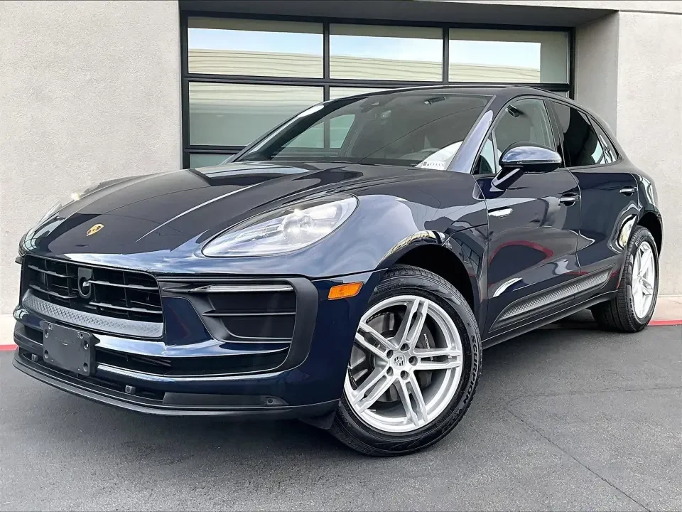 2022 Porsche Macan - Image 10 of 13
