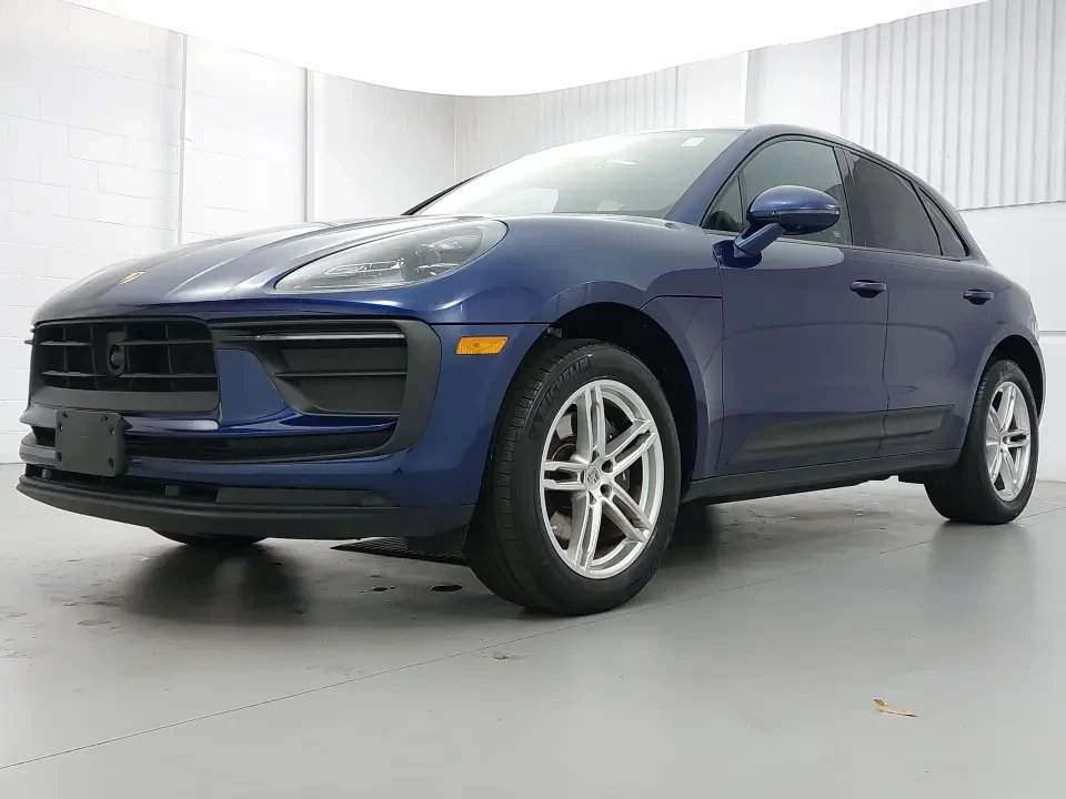 2022 Porsche Macan - Image 9 of 13