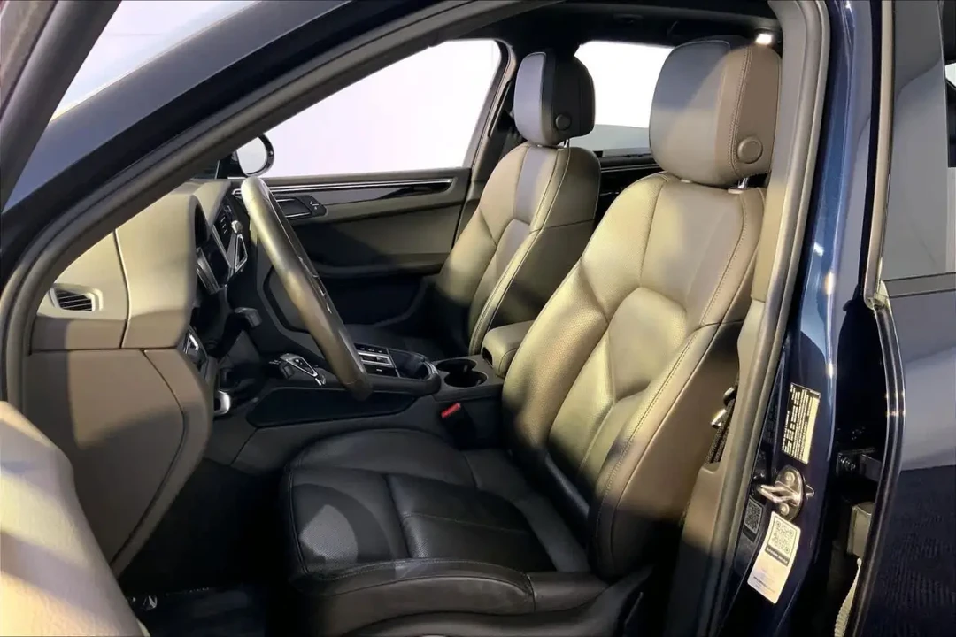 2022 Porsche Macan - Image 6 of 8
