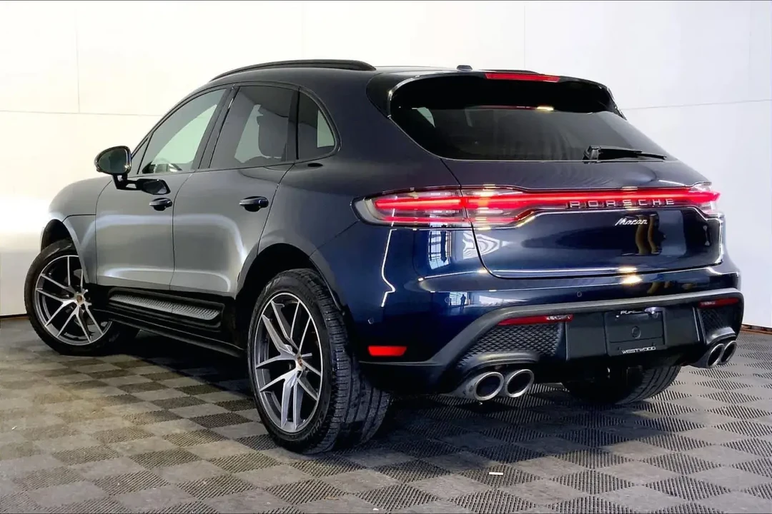 2022 Porsche Macan - Image 4 of 8
