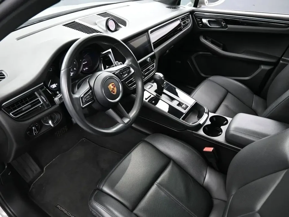2022 Porsche Macan - Image 4 of 8