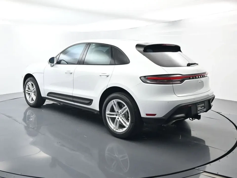 2022 Porsche Macan - Image 4 of 8