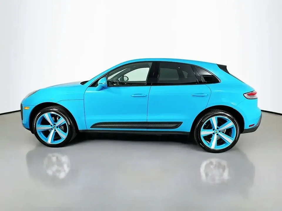 2022 Porsche Macan - Image 2 of 8