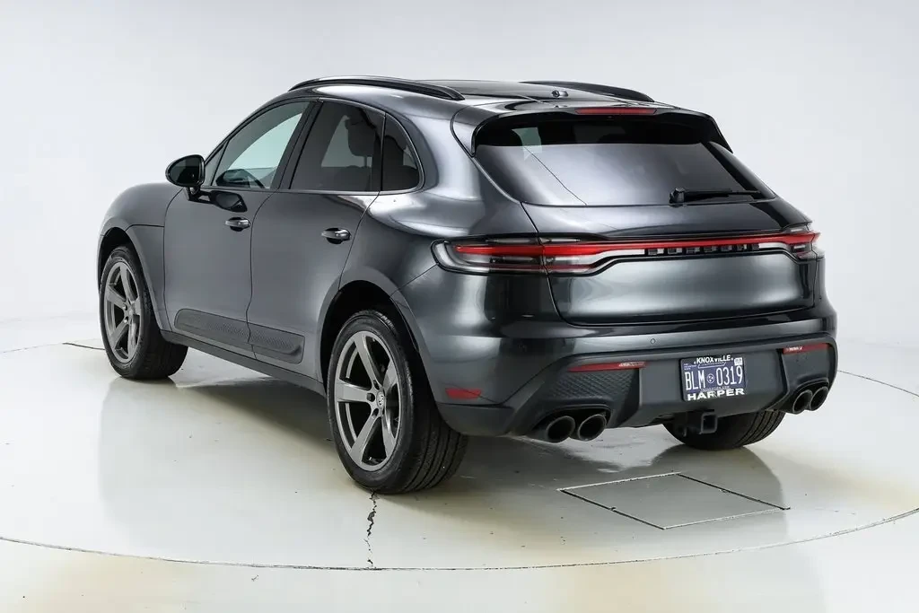 2022 Porsche Macan - Image 4 of 8