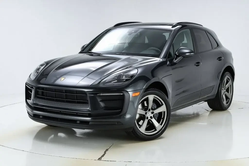 2022 Porsche Macan - Image 2 of 8