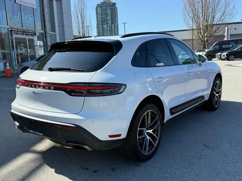 2022 Porsche Macan S - Image 5 of 8