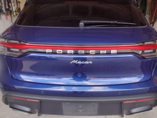 2022 Porsche Macan - Image 3 of 4