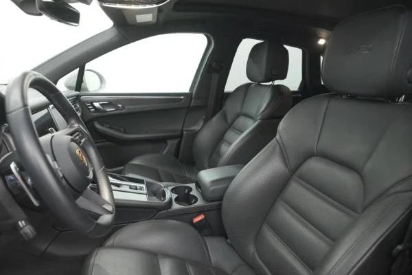 2022 Porsche Macan GTS - Image 11 of 16