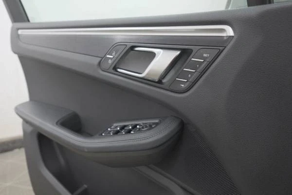 2022 Porsche Macan GTS - Image 10 of 16