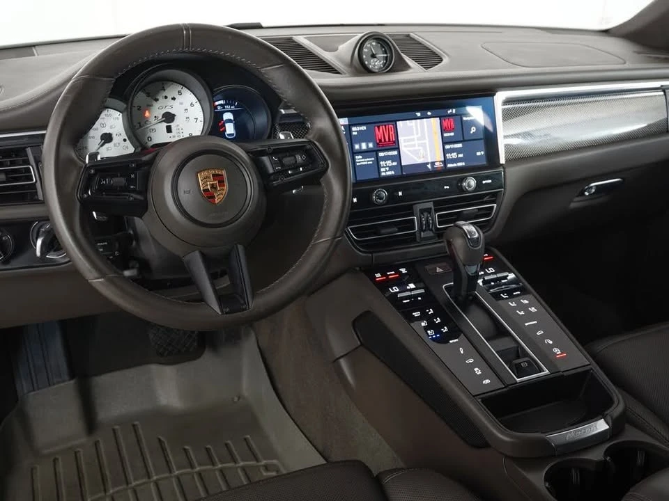 2022 Porsche Macan GTS - Image 15 of 18