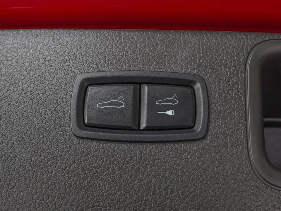 2022 Porsche Macan GTS - Image 11 of 18