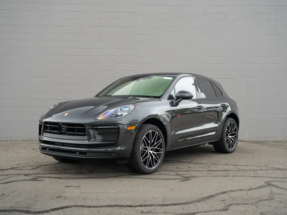 2022 Porsche Macan GTS - Image 9 of 13