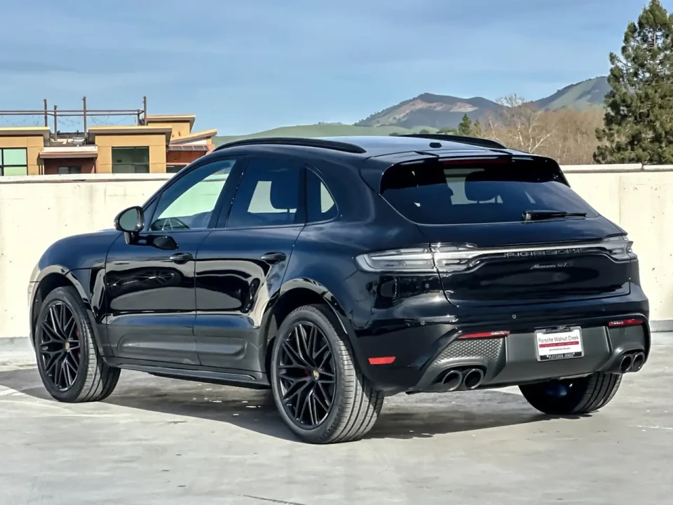 2022 Porsche Macan GTS - Image 3 of 11