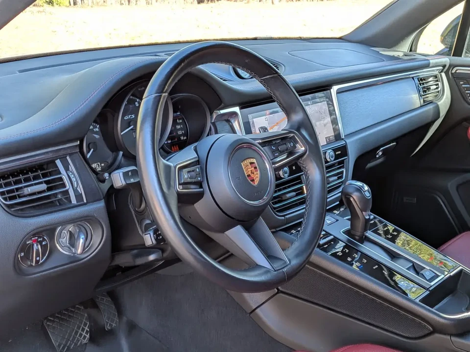 2022 Porsche Macan GTS - Image 4 of 8