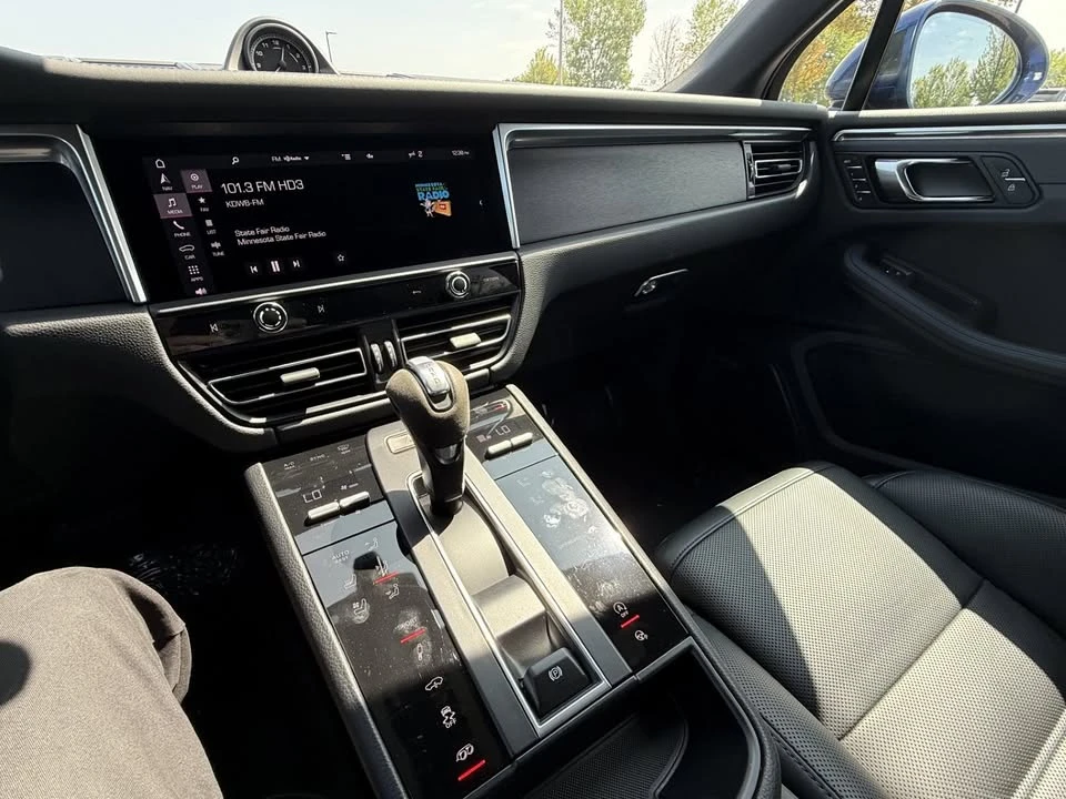 2022 Porsche Macan GTS - Image 7 of 9