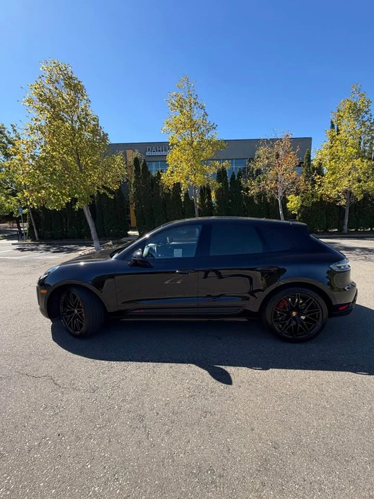 2022 Porsche Macan GTS - Image 8 of 10