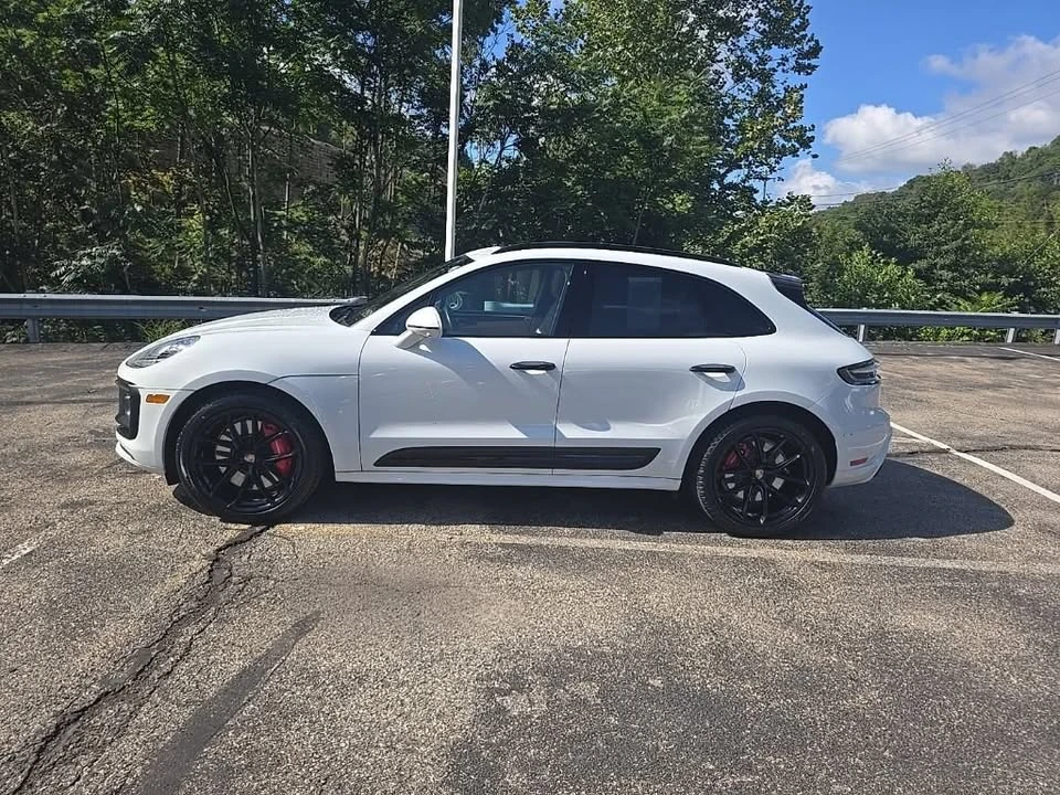 2022 Porsche Macan GTS - Image 2 of 17