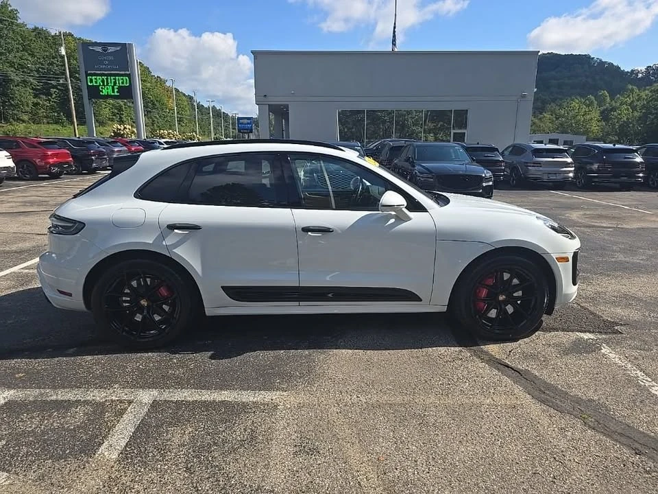 2022 Porsche Macan GTS - Image 6 of 17