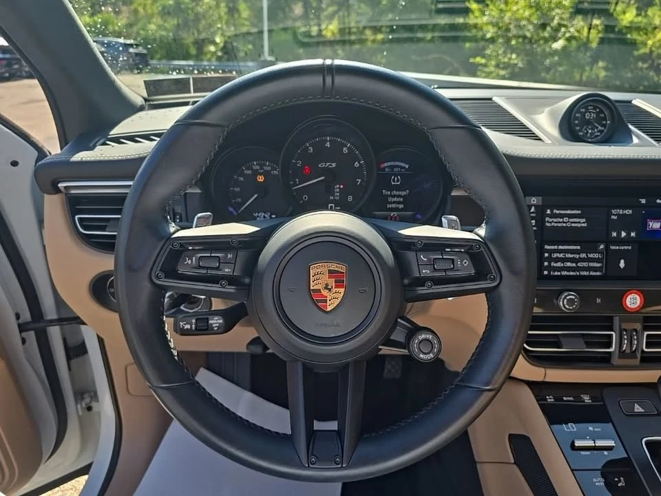 2022 Porsche Macan GTS - Image 11 of 17